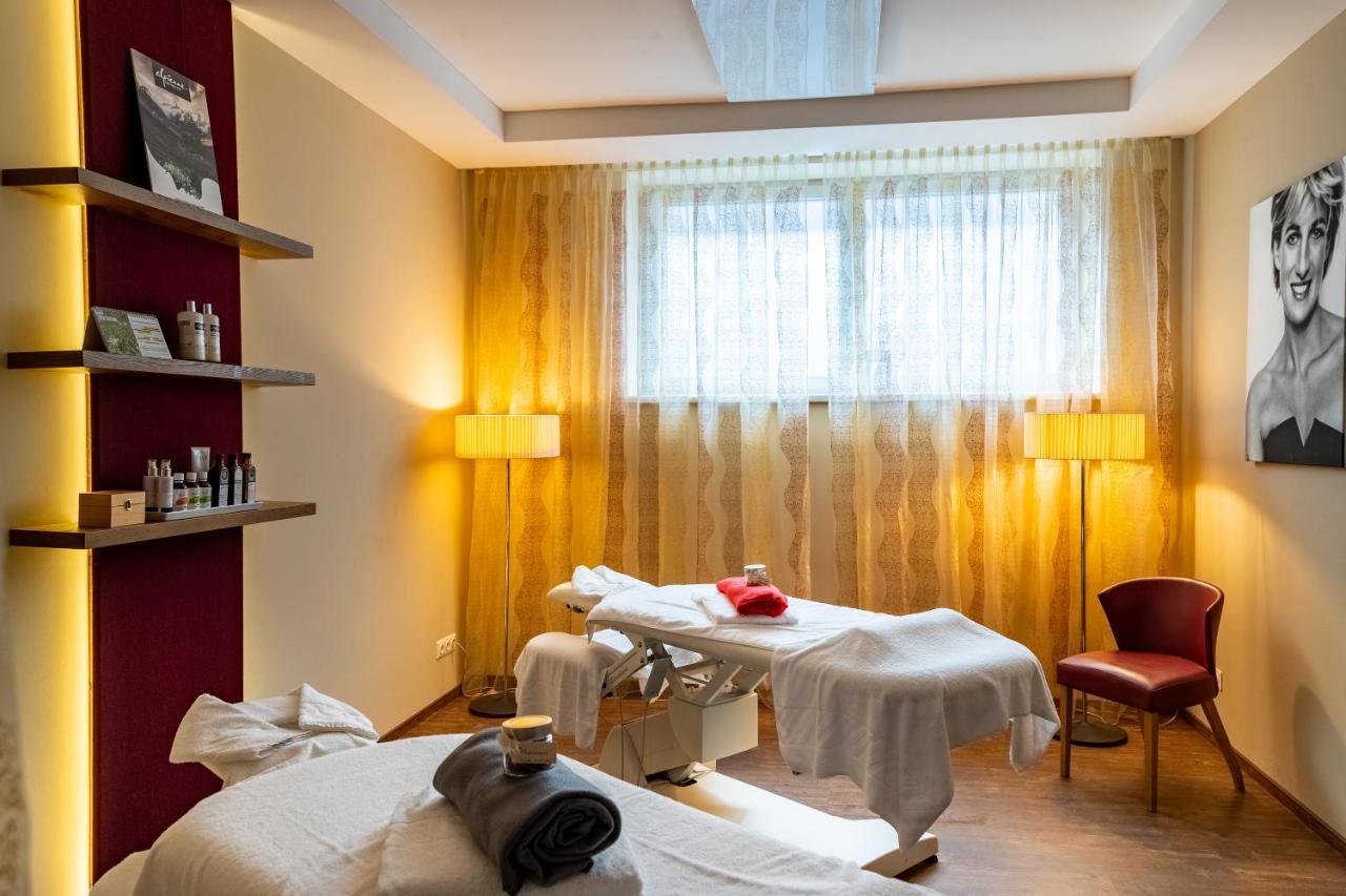 Hotel Latini 젤암제 외부 사진