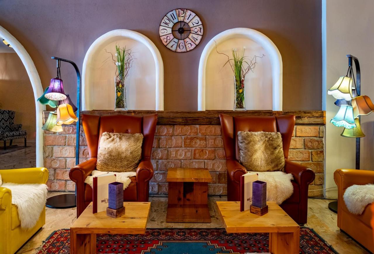 Hotel Latini 젤암제 외부 사진