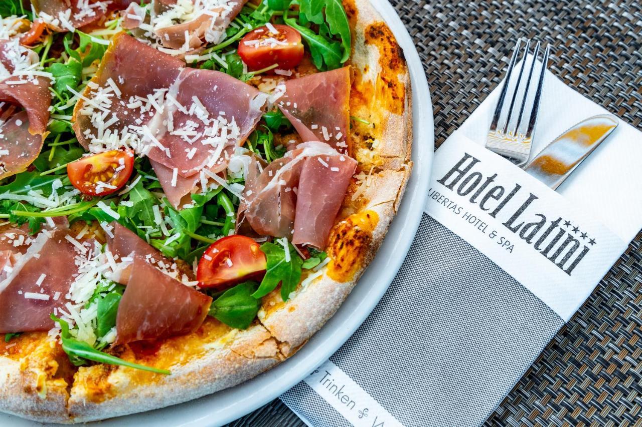 Hotel Latini 젤암제 외부 사진