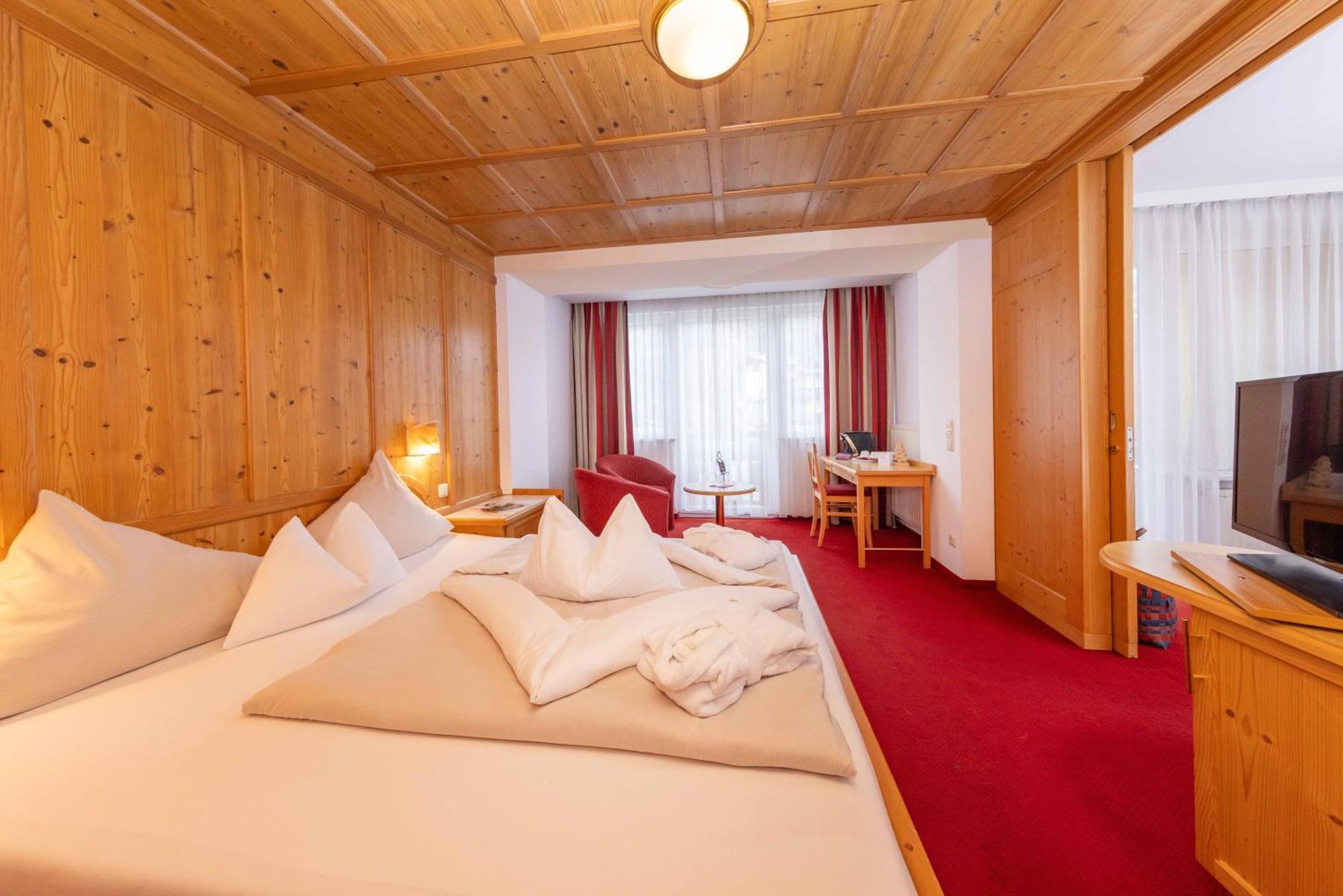 Hotel Latini 젤암제 외부 사진
