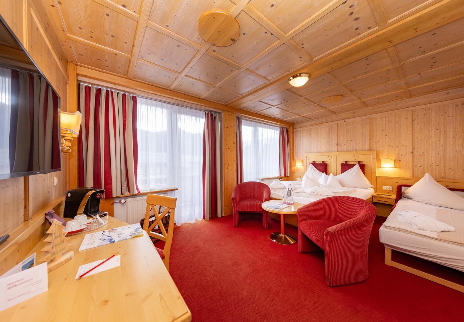 Hotel Latini 젤암제 외부 사진