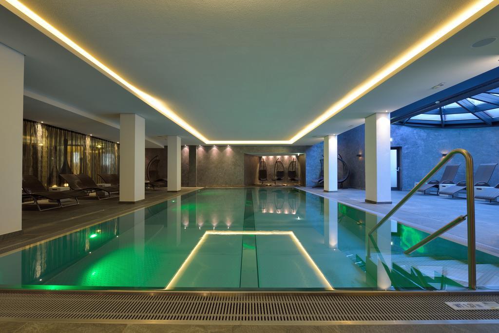 Hotel Latini 젤암제 외부 사진
